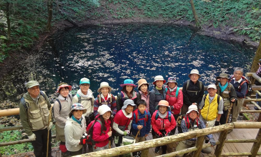 紅葉 秋の十二湖33湖めぐり 保険付 低料金 白神カレンダー 白神山地 体験プログラム予約サイト